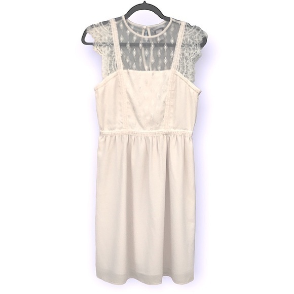 H&M Dresses & Skirts - H&M Lacy Sheath Dress Size 8